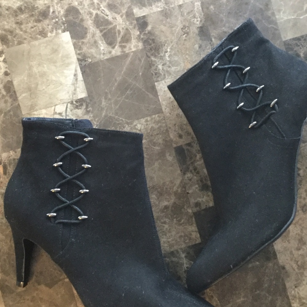 IMPO GORGEOUS BOOTIES NWOT